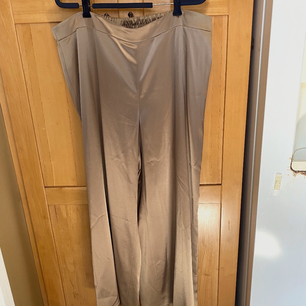LaFayette 148 Gorgeous Heavy Satin Wide Leg/Palazzo Pants Never Worn